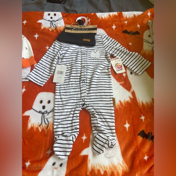 2 Infant Halloween Onsie / Outfit - Picture 7 of 14